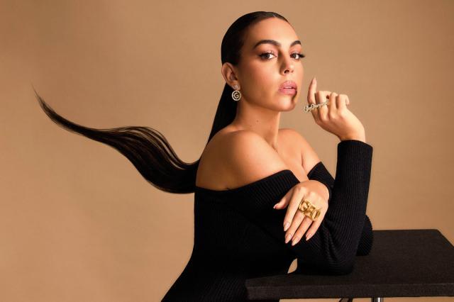 开云体育APP-送C罗豪车作生日礼物 乔治娜个人财富2340万欧元！